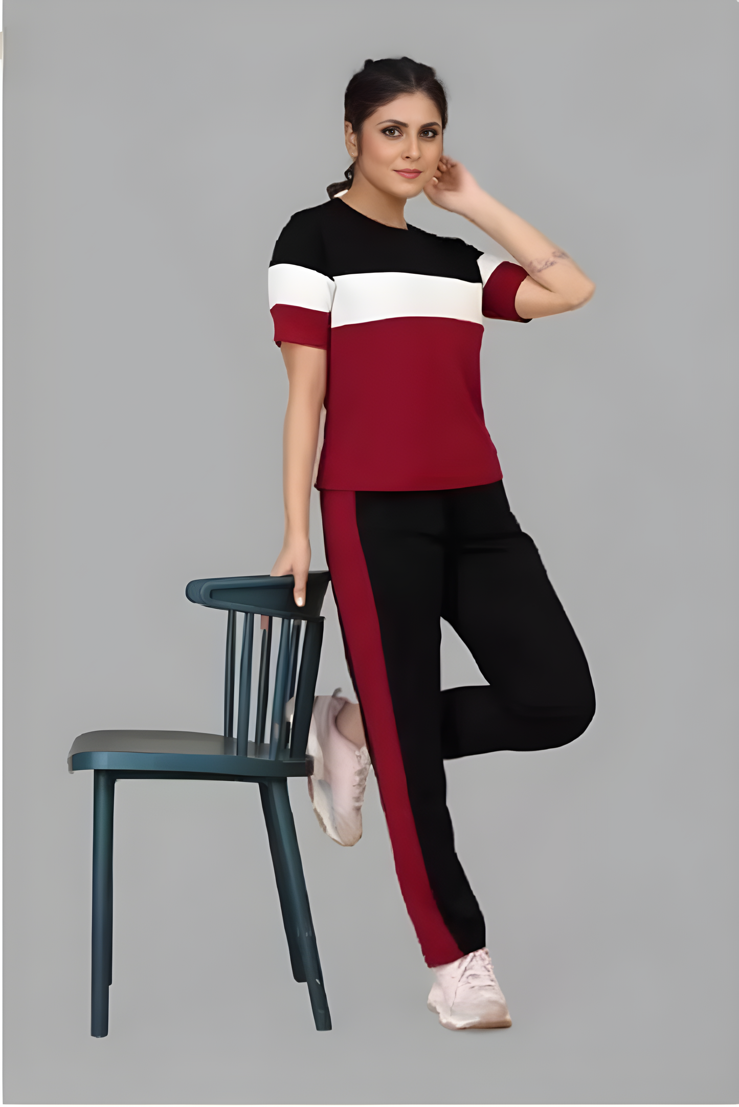Two-Piece Stylish Printed Tracksuit for Women-Red & Black